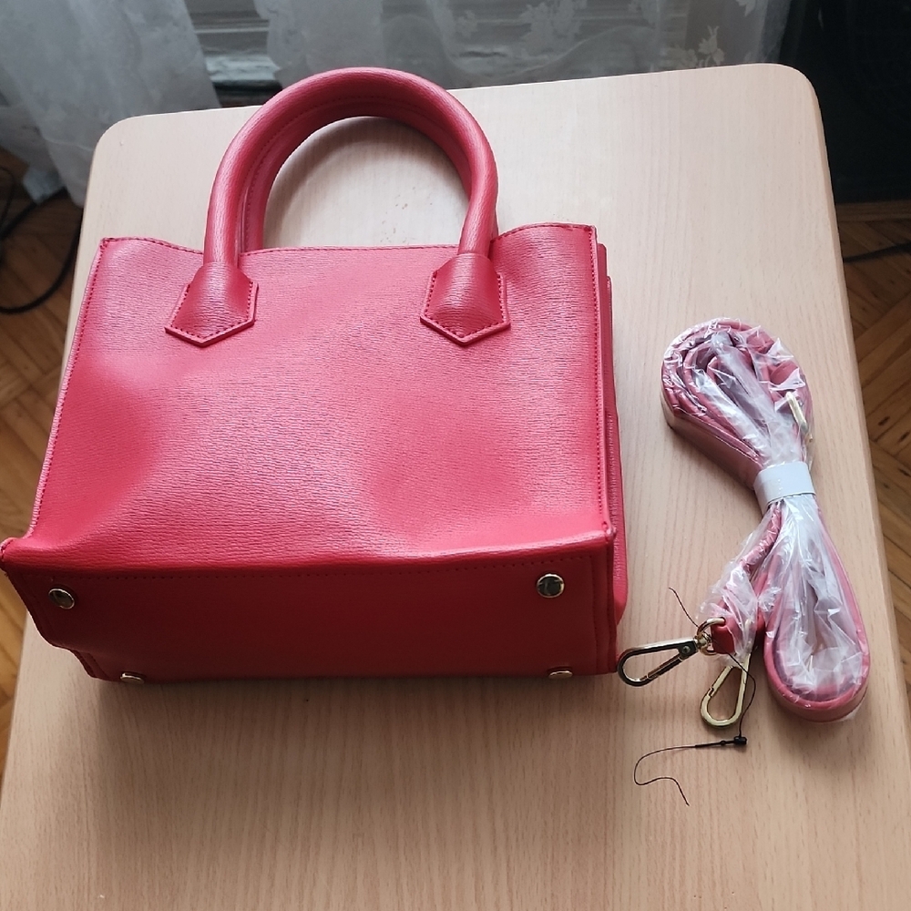 Forever 21 Vibrant Red Tote Bag. New Without Tag - Picture 8 of 8